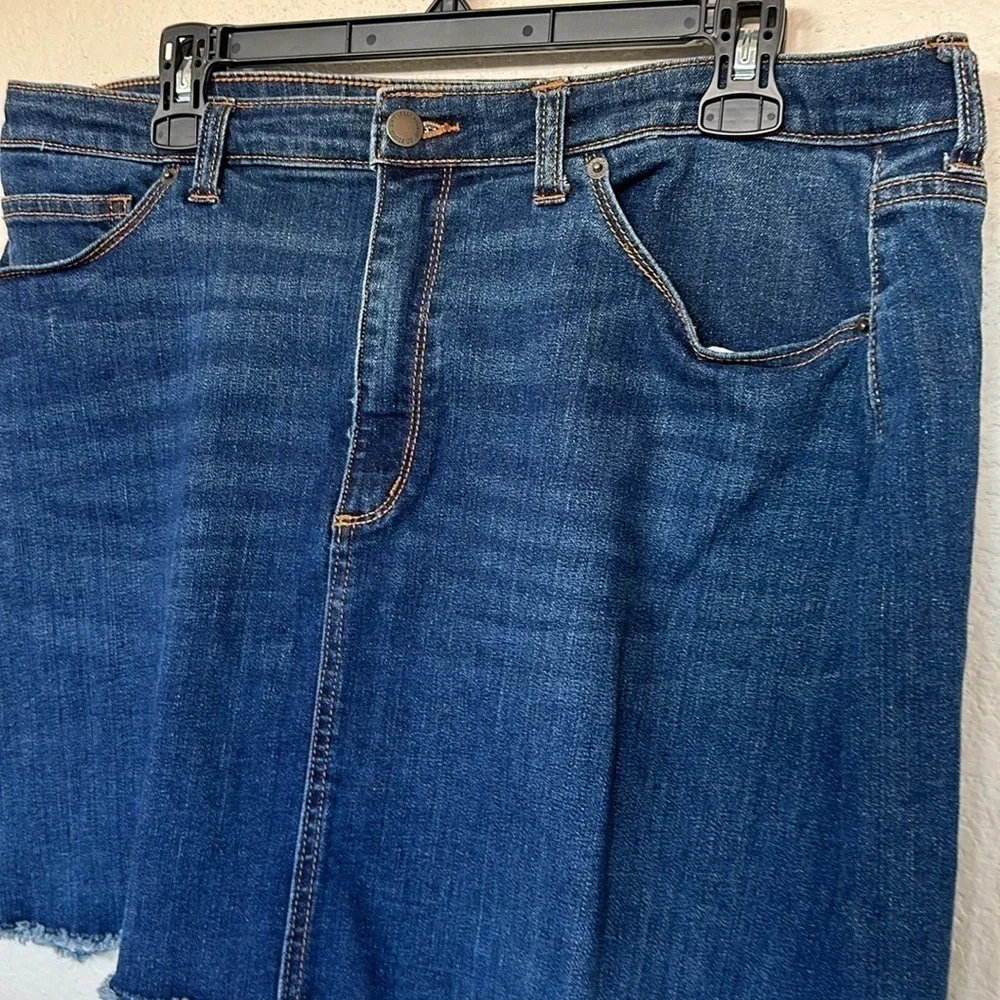 Universal Thread Jean Skirt Size 33/16